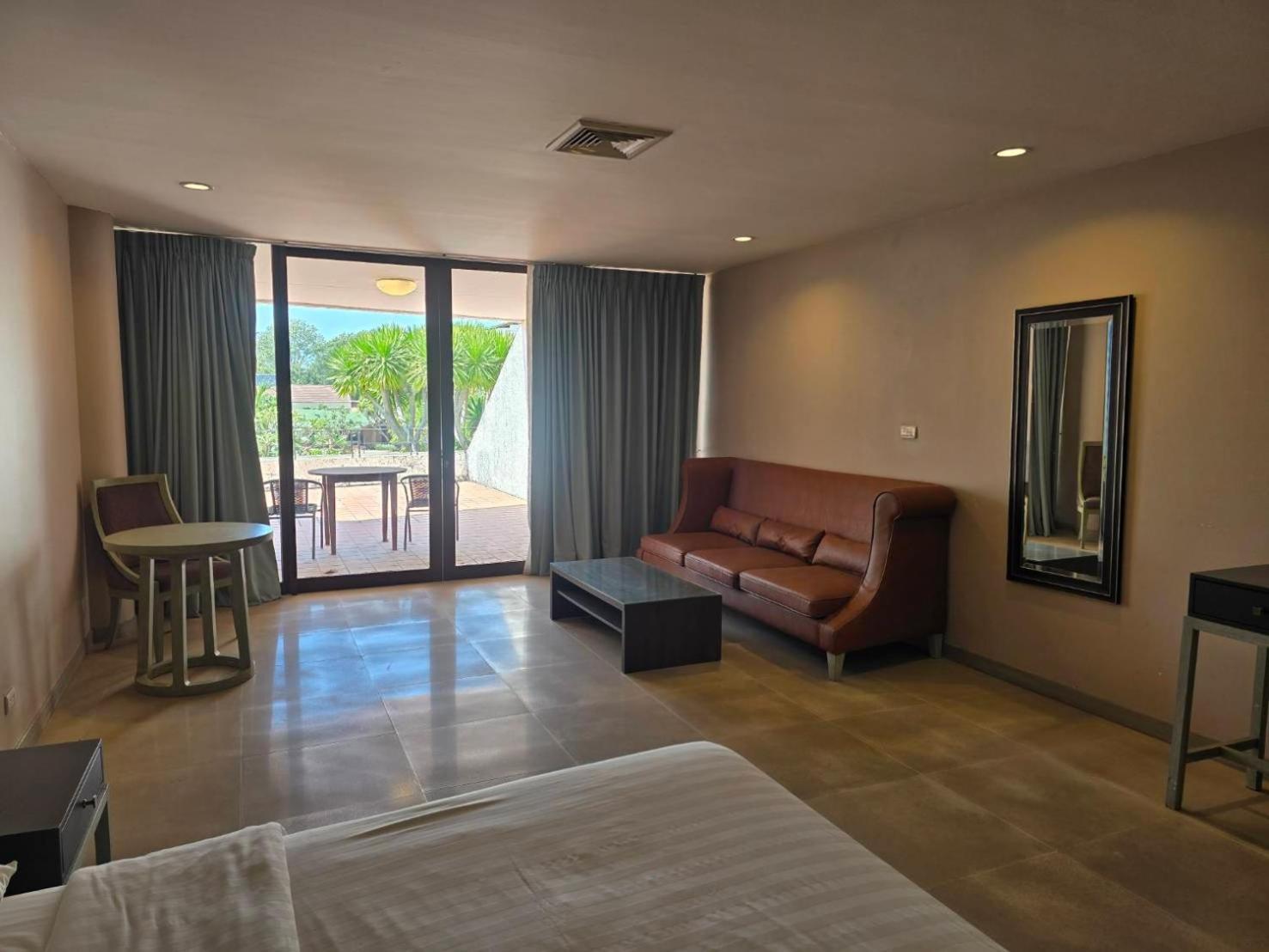 Hotel Tropicana Pattaya Eksteriør bilde
